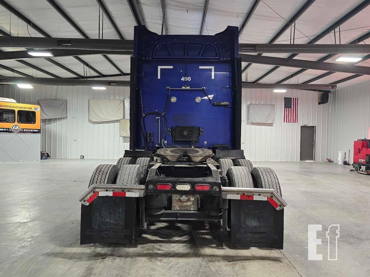2019-peterbilt-579-image-8