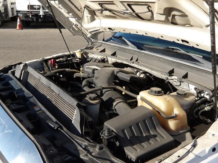 2011-ford-f550-image-7