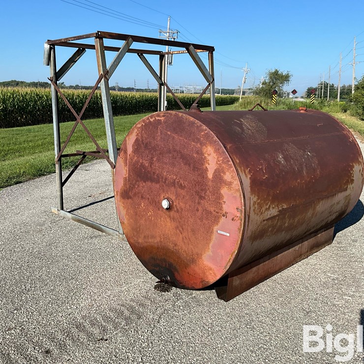 575-Gal Fuel Tank W/Stand