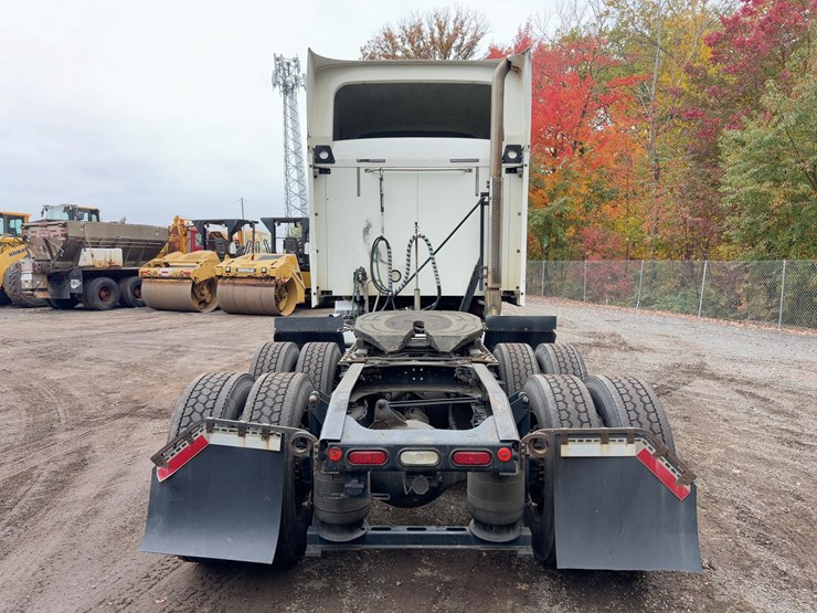 2018-mack-pinnacle-cxu613-image-4