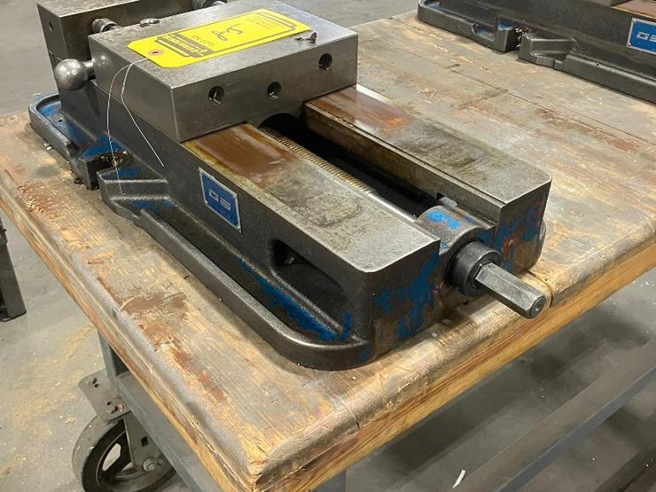 gs-8"-milling-vise-image-2