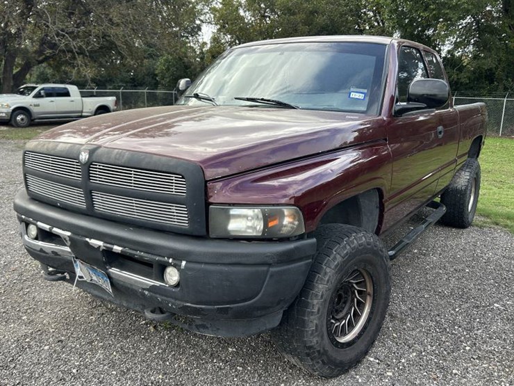 2020-dodge-ram-1500-image-1