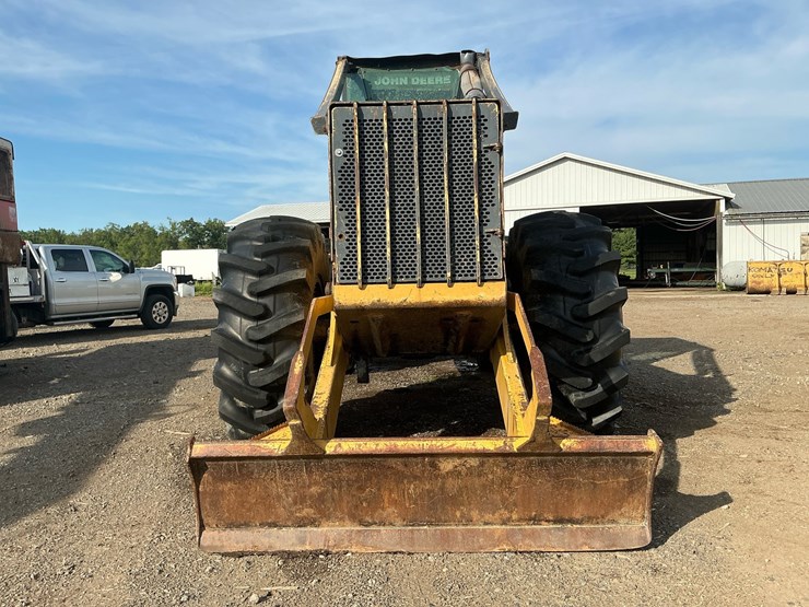 deere-640g-image-8