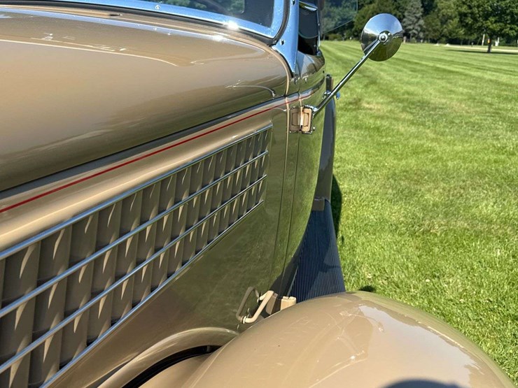 1935-ford-deluxe-phaeton-image-55