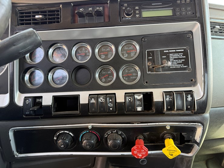 2009-kenworth-t800-image-20