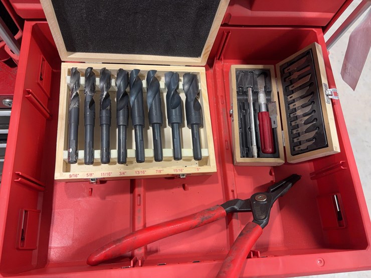 craftsman-tool-box-with-milwaukee-packouts-image-12