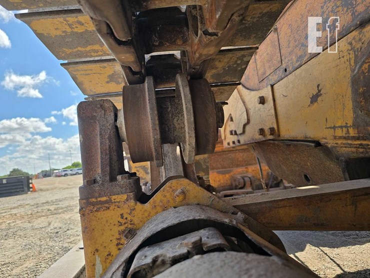caterpillar-d6d-image-26