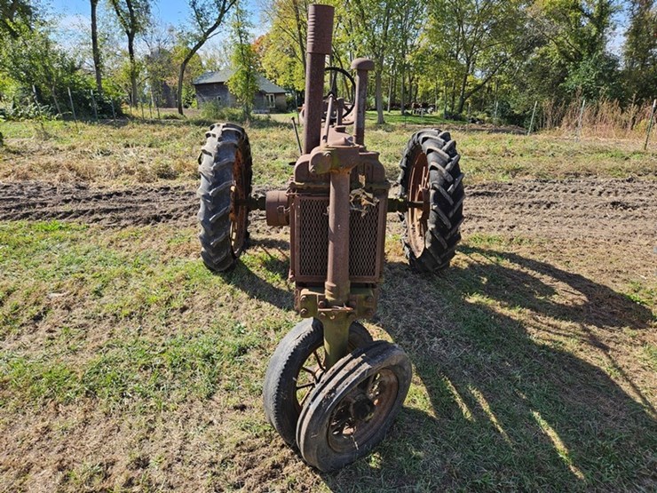 john-deere-model-b-image-8