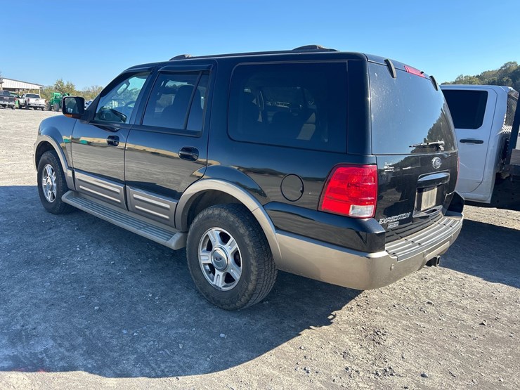 2004-ford-expedition-image-4
