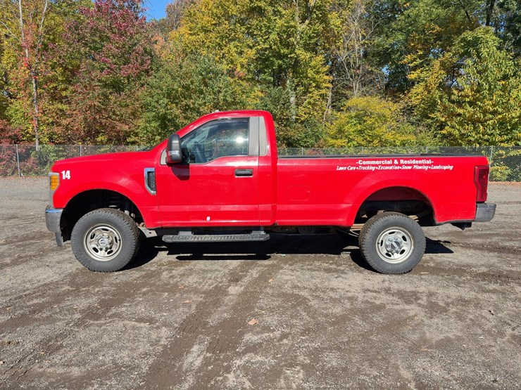2017-ford-f250-xl-image-2