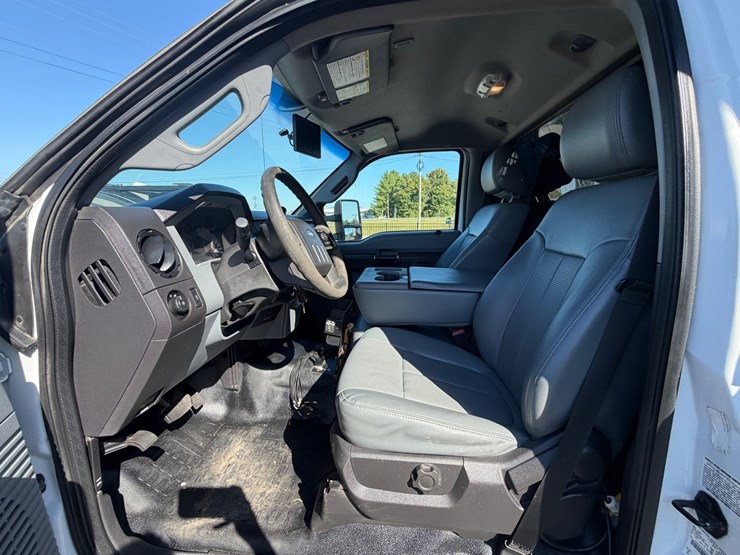 2016-ford-f550-image-16