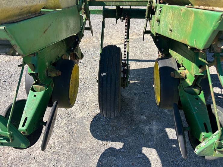 john-deere-7000-image-11