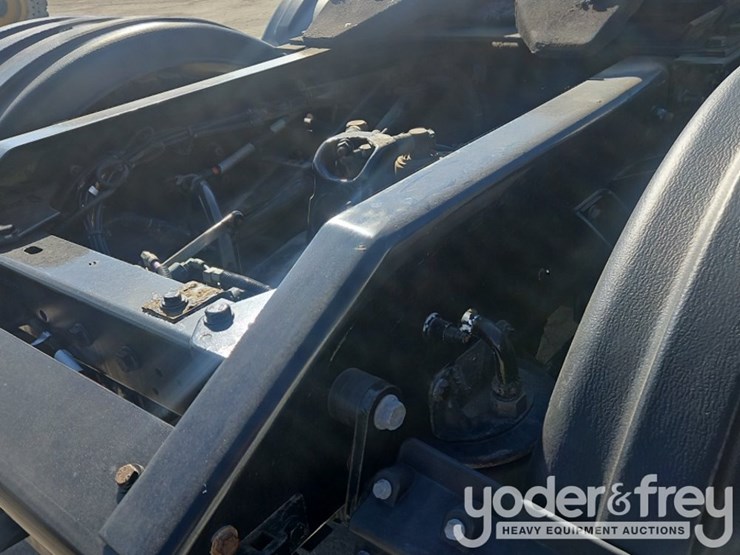 2016-kenworth-w900-image-16