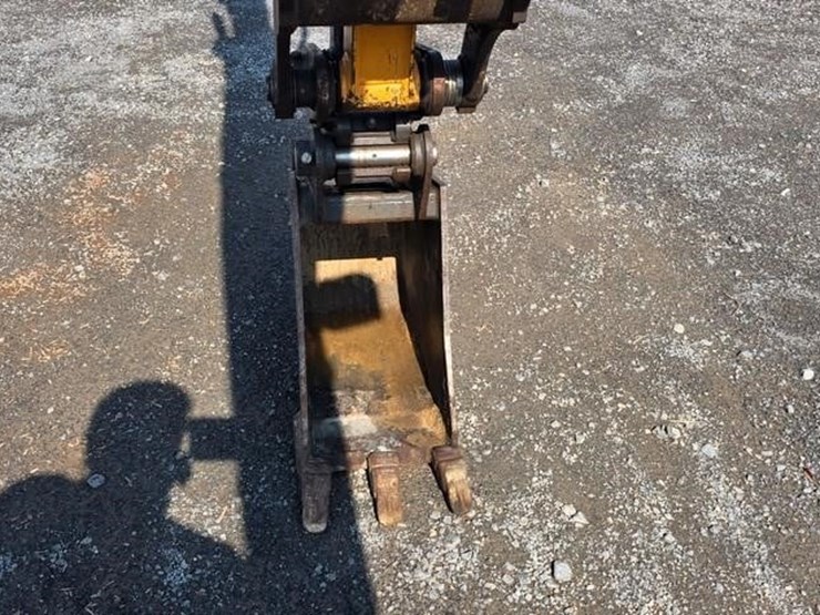 2018-case-cx37c-image-33
