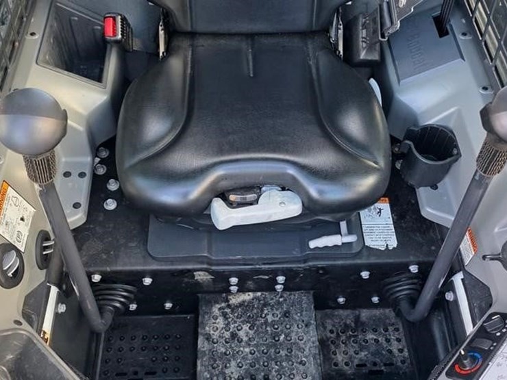 2018-bobcat-s550-image-45
