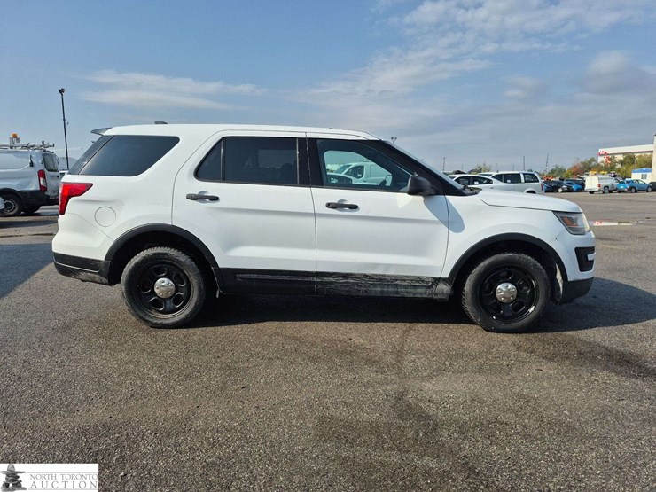 2018-ford-explorer-image-4