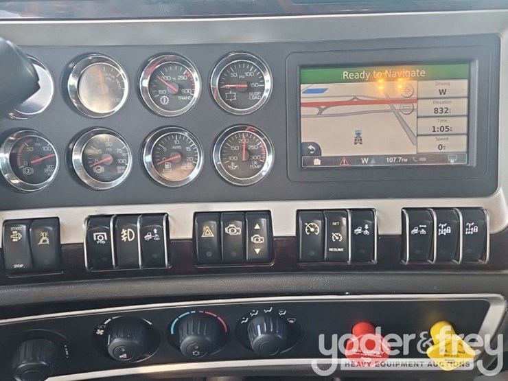 2016-kenworth-w900-image-43
