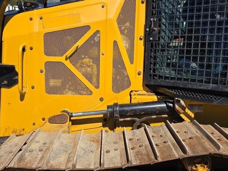 2021-caterpillar-d3-image-15