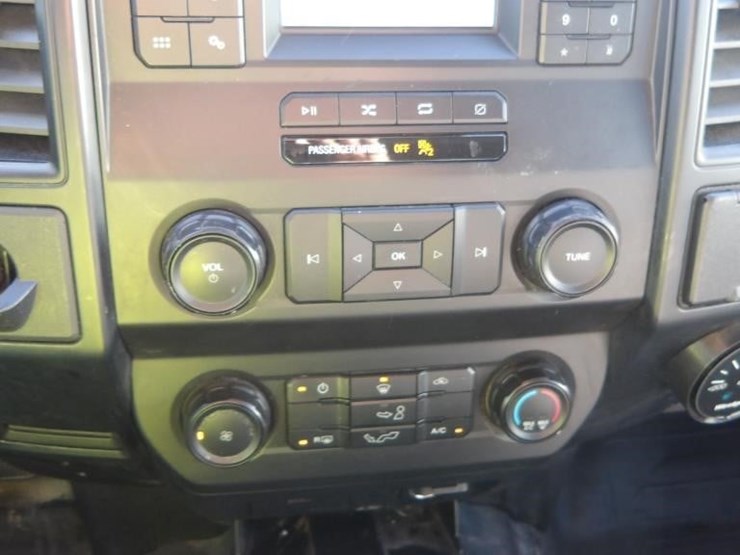 2019-ford-f150-image-26