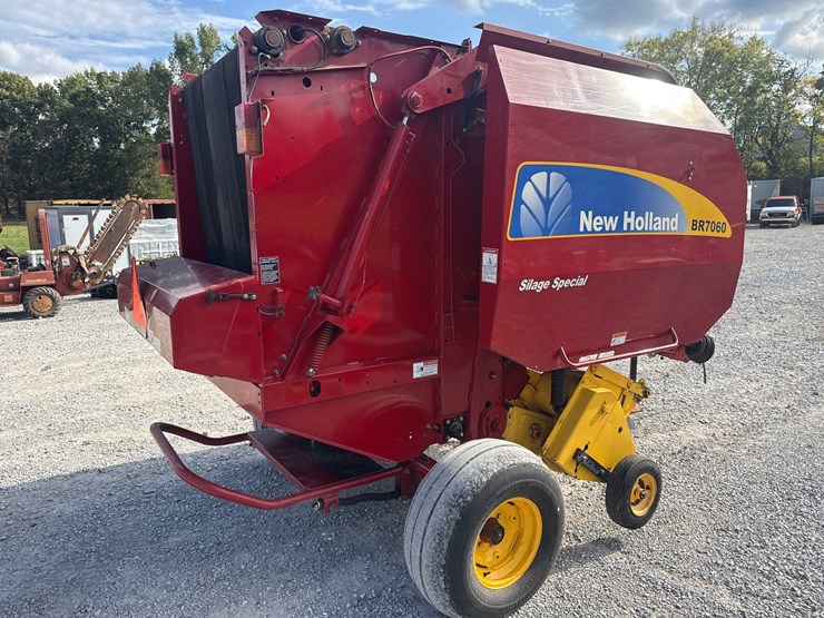 new-holland-br7060-image-5