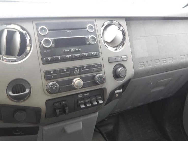 2011-ford-f550-image-21