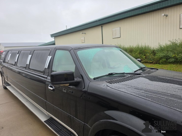 2004-lincoln-navigator-image-19