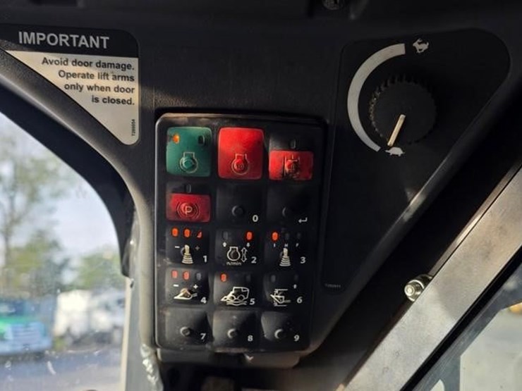 2022-deere-333g-image-50