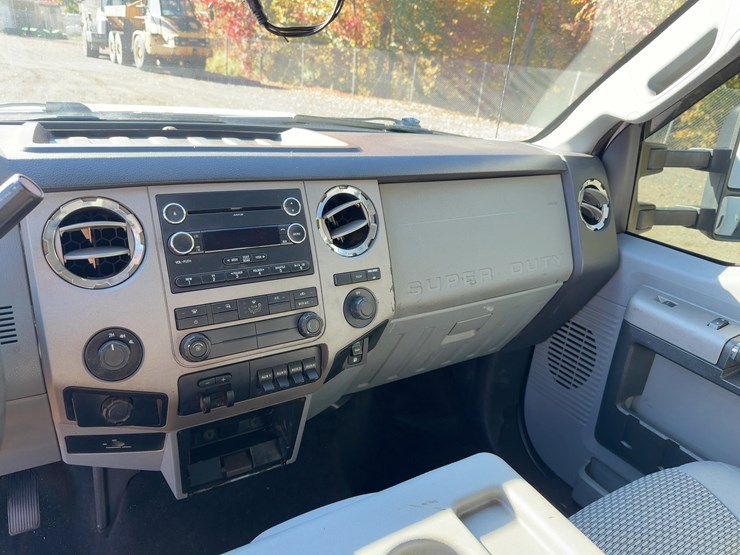 2015-ford-f450-xlt-image-29