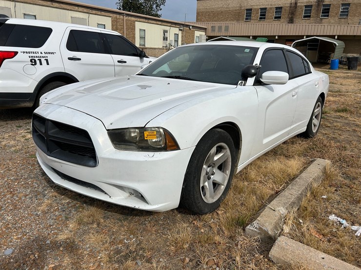 #10580-•-2011-dodge-charger-sedan-2b3cl1cg5bh575262-inv#10580-image-1