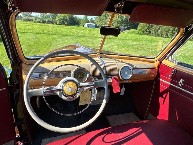 1947-ford-super-deluxe-sportsman-image-174