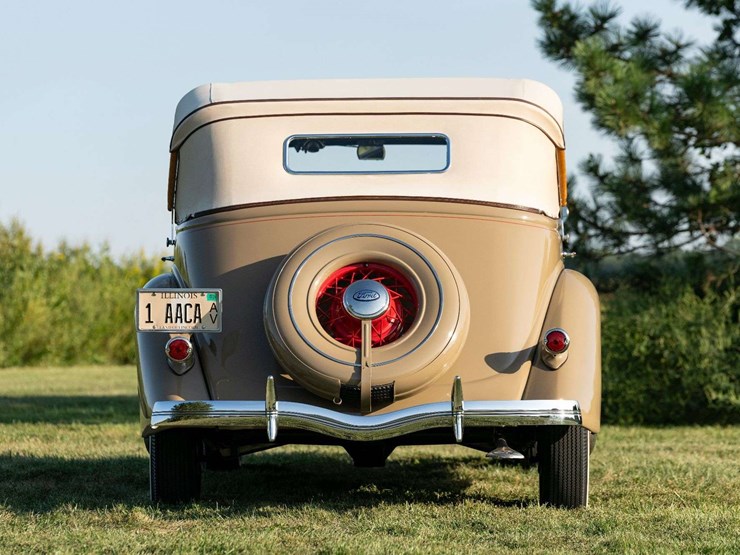 1935-ford-deluxe-phaeton-image-7