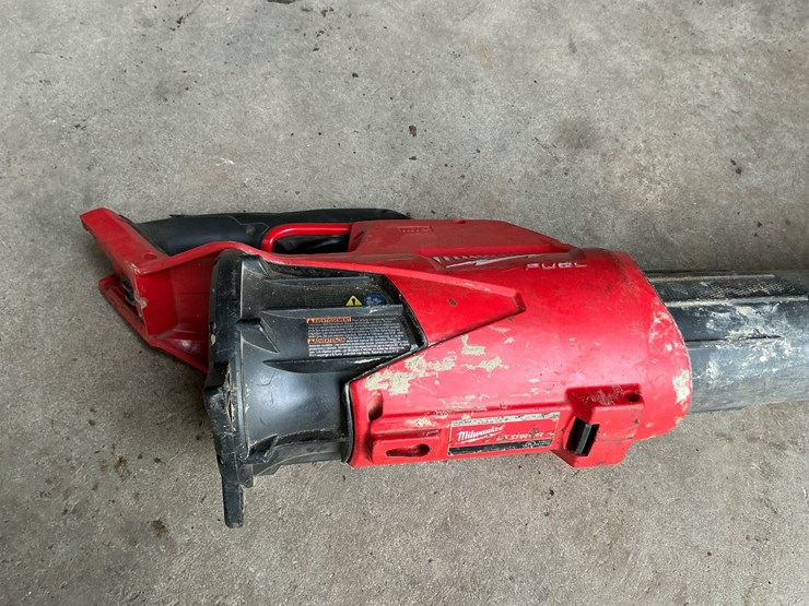 #114-•-milwaukee-m18-fuel-blower,-chainsaw-powerhead,-and-rapid-charger-image-6