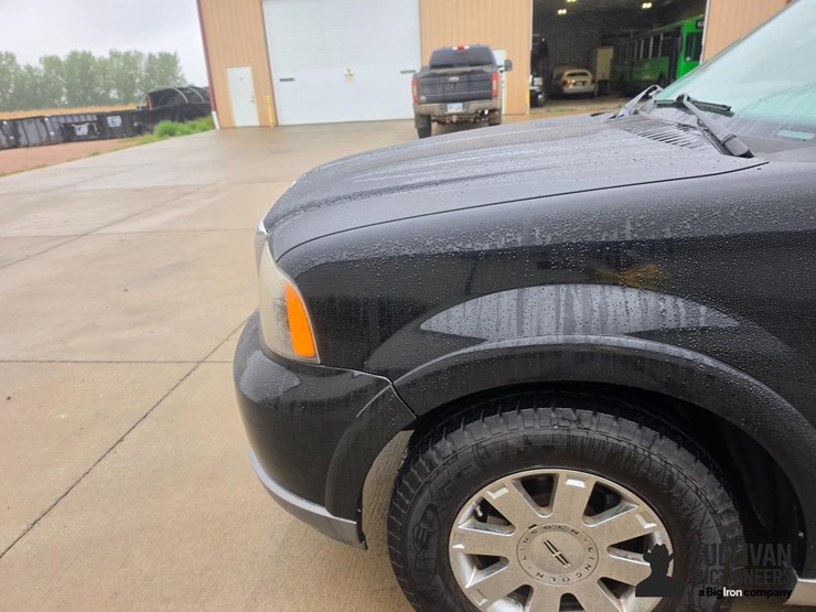 2004-lincoln-navigator-image-12