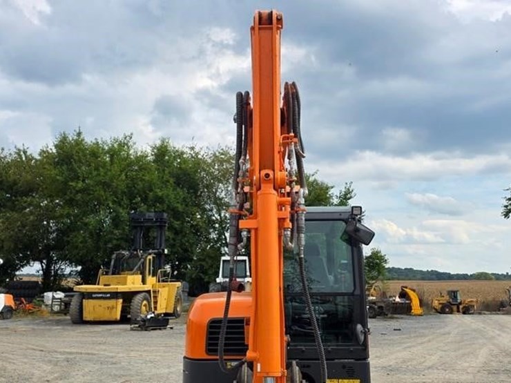 2023-doosan-dx63-3-image-50