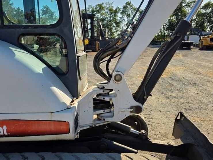 2006-bobcat-341g-image-31
