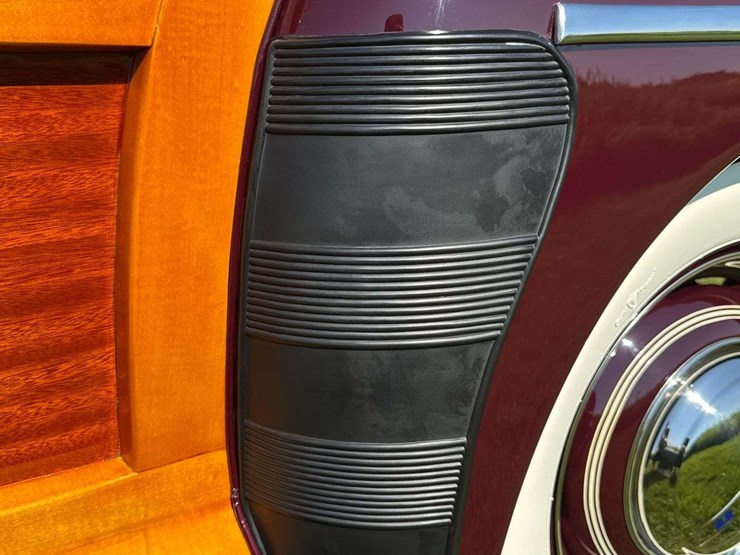 1947-ford-super-deluxe-sportsman-image-124