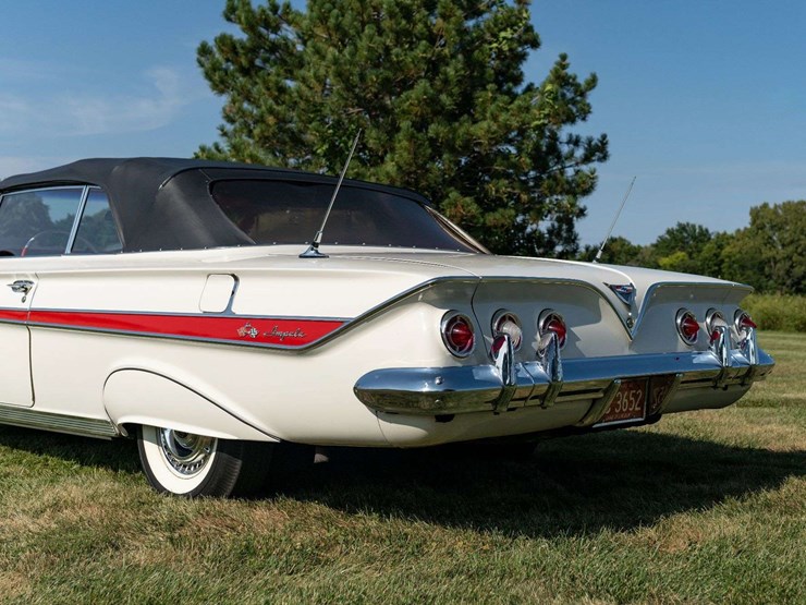 1961-chevrolet-impala-convertible-unrestored-original-image-53