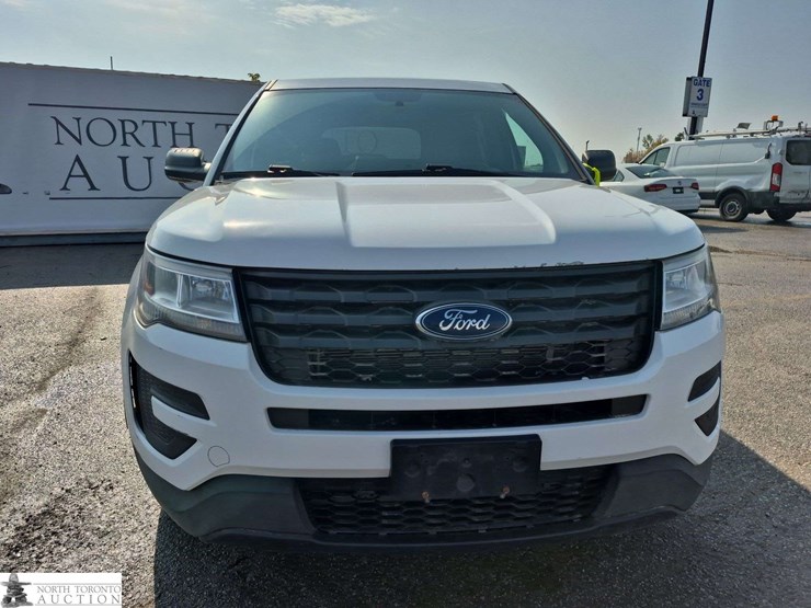 2018-ford-explorer-image-2