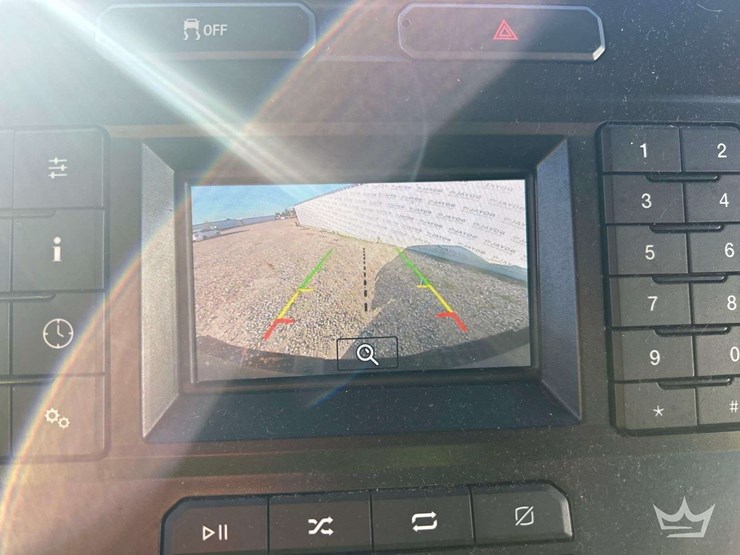 2022-ford-f350-image-16