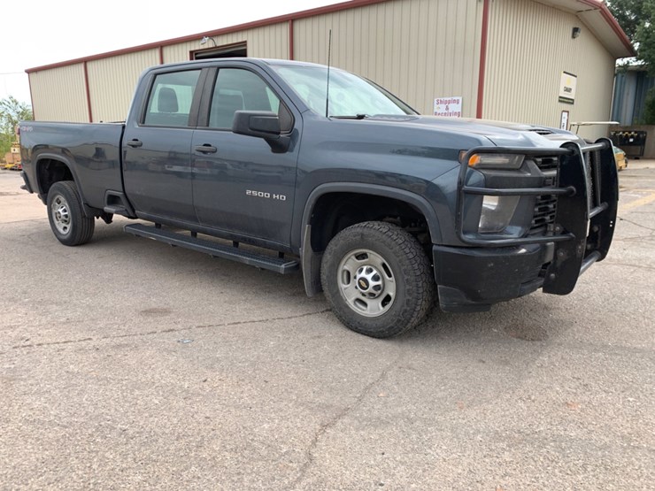 2020-chevrolet-silverado-2500hd-image-4