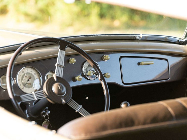 1935-ford-deluxe-phaeton-image-31