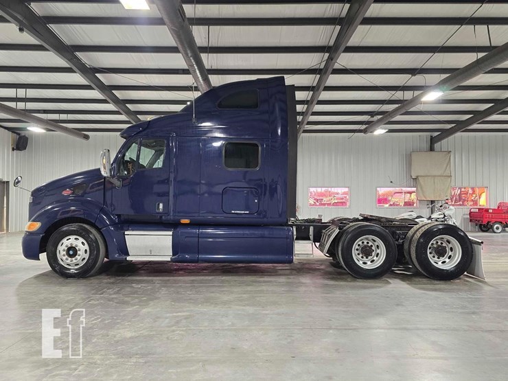 2009-peterbilt-387-image-5
