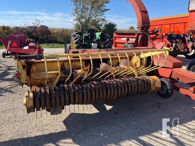 new-holland-900-image-2