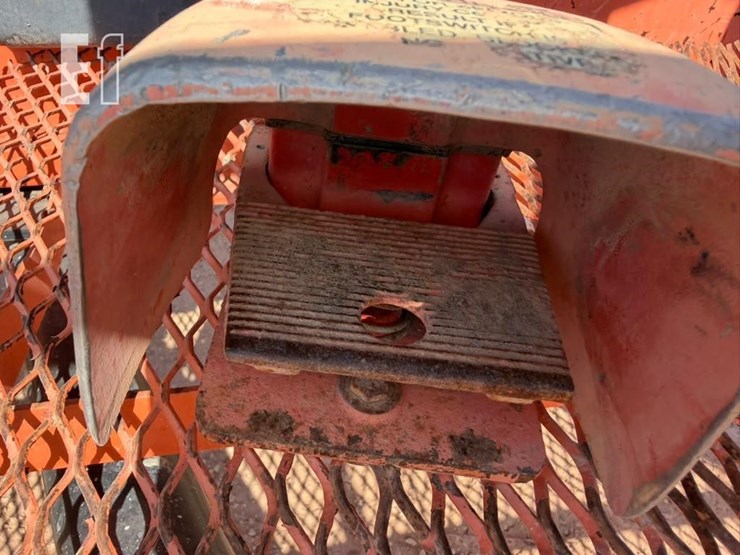 2007-jlg-800s-image-12