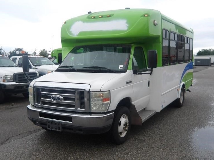 2016-ford-e450-image-1