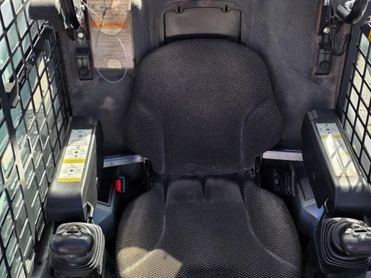 2023-bobcat-s740-image-46