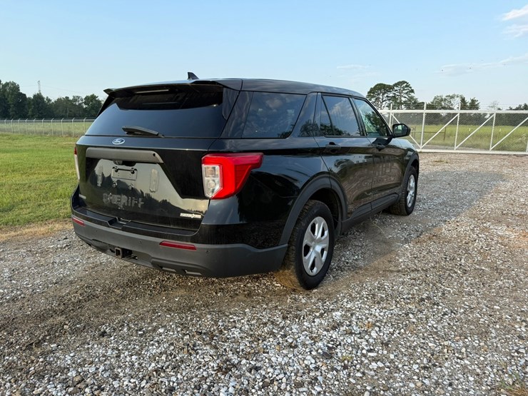 2020-ford-explorer-image-3
