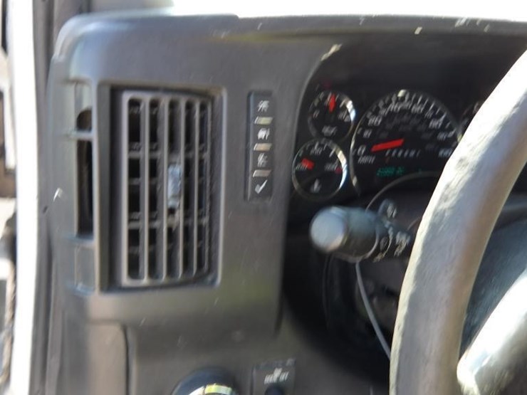 2016-utility-van-image-24