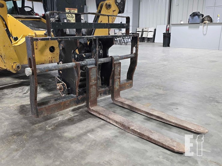 2019-caterpillar-tl1255d-image-10