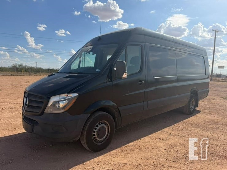 2018-mercedes-benz-sprinter-3500-image-1